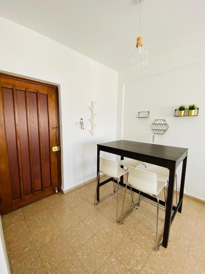 Simple One Bedroom Flat In Engomi Экстерьер фото