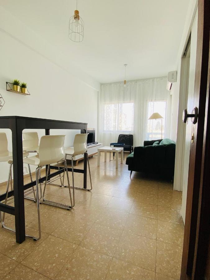Simple One Bedroom Flat In Engomi Экстерьер фото